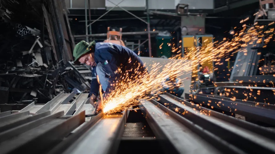 What Are the Key Benefits of One-Stop Sheet Metal Solutions for OEM Manufacturers?
